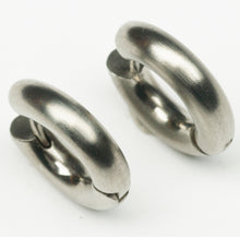 Lade das Bild in den Galerie-Viewer, Kreolen TITAN PUR allergiefrei